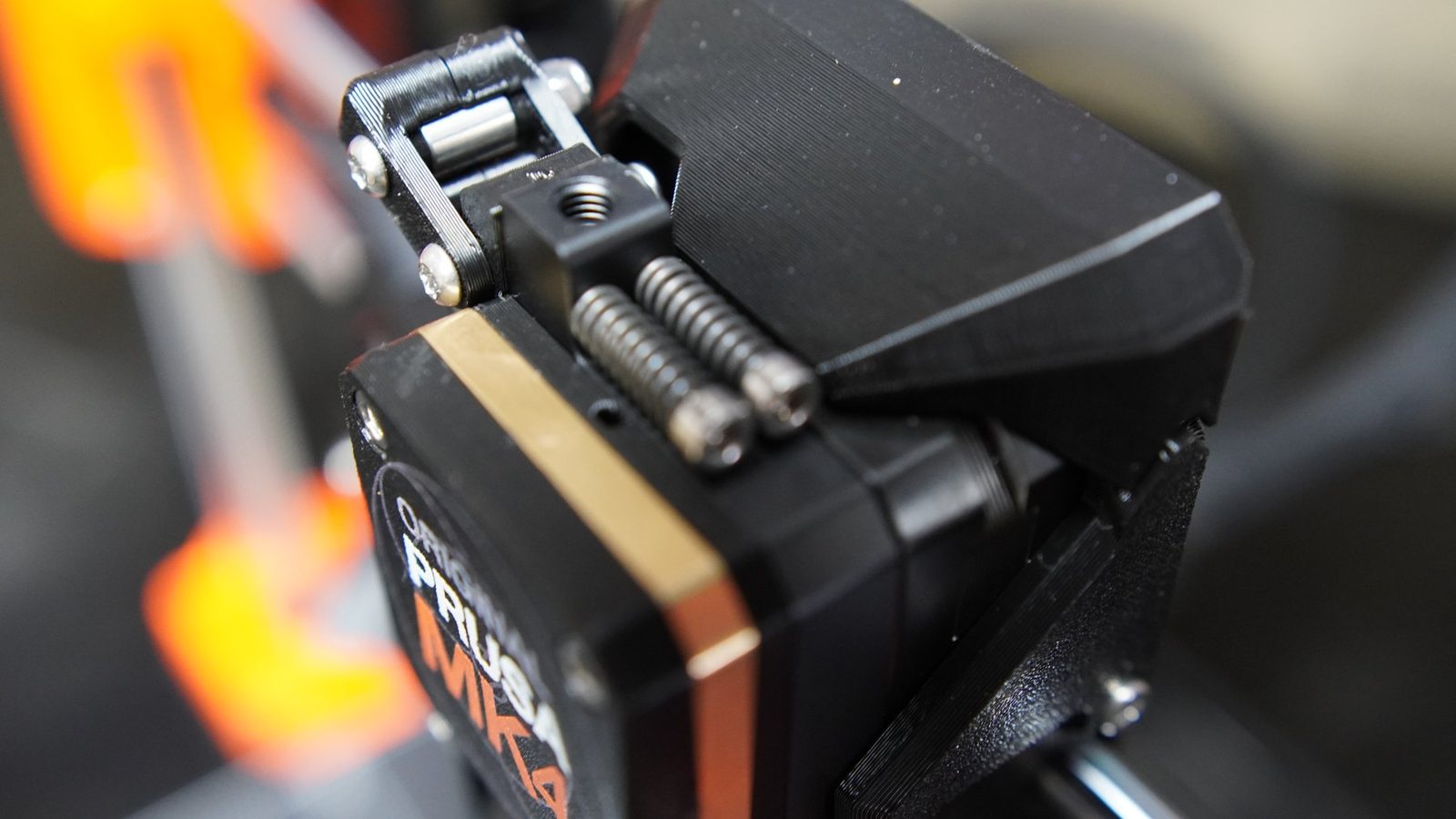 Extruder hinge detail on the Prusa MK4.