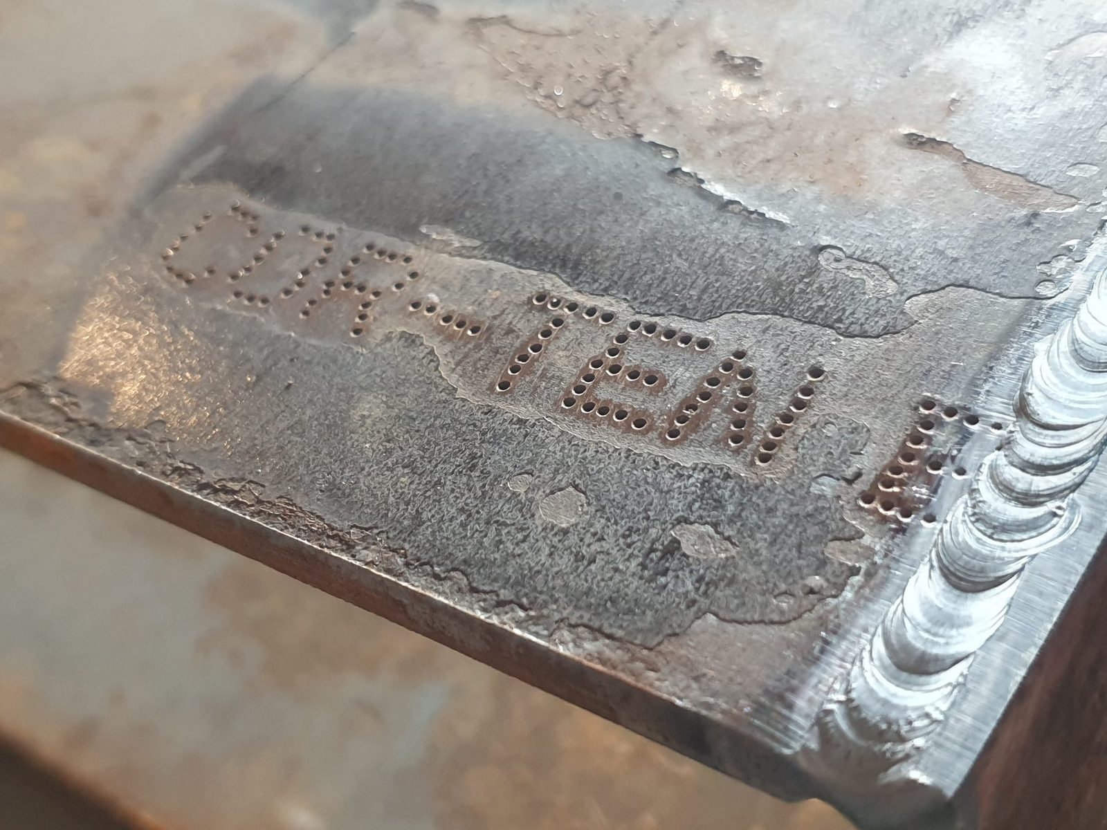 A BRYARS maker's mark dotted into the steel.